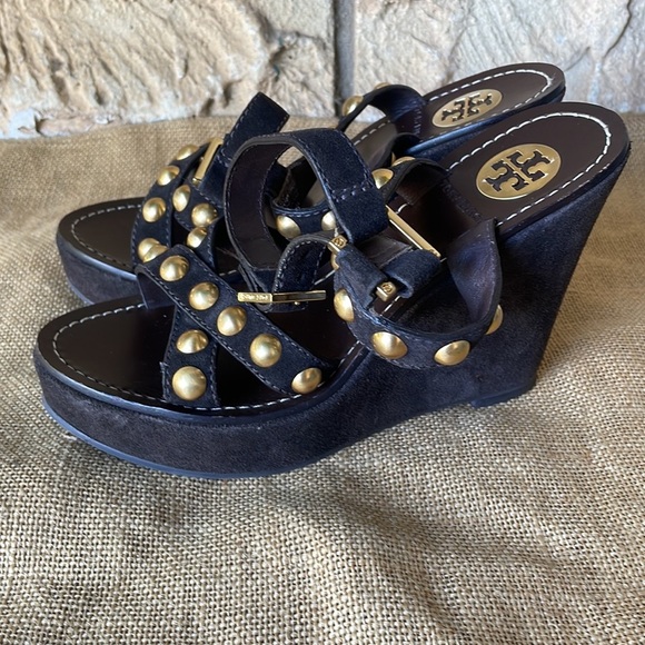 TORY BURCH Sandals Brown Suede Strappy Studded Wedge A9A Retail $398 Siz… - Picture 8 of 10
